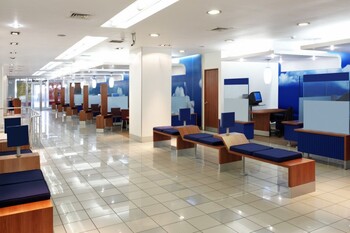 Financial Center Cleaning in Lawrence, New York by Summit Facility Solutions Inc.